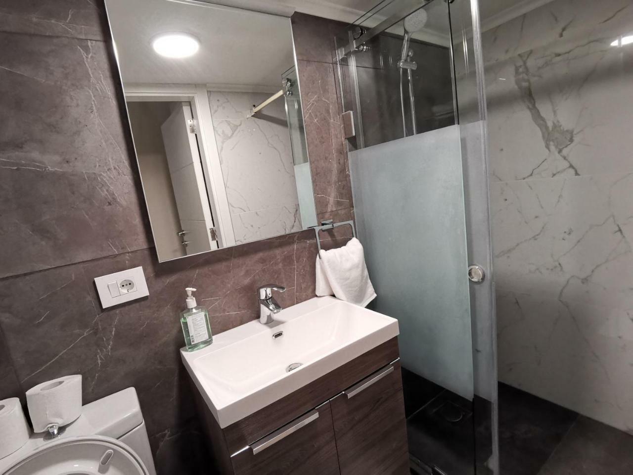 West House Apartments-Mar Mikhael Beiroet Buitenkant foto